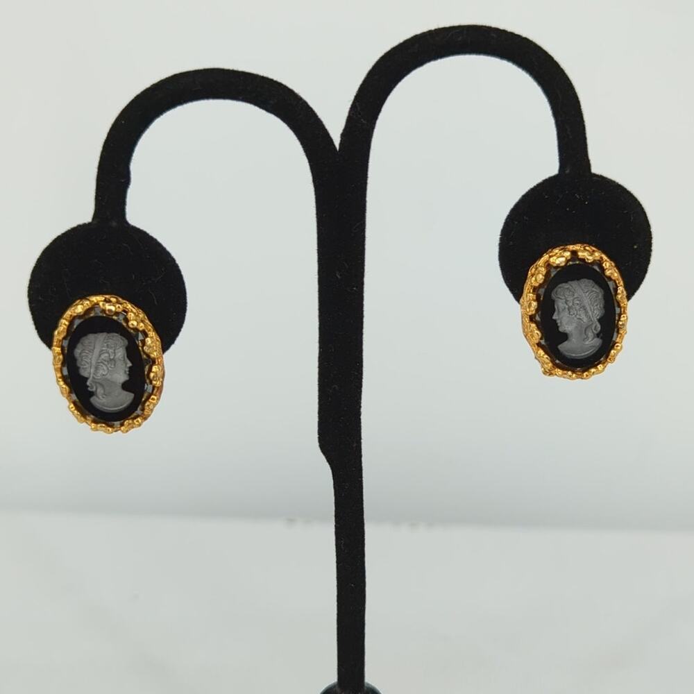 Vintage Victorian Revival Black & White Cameo Gold Filigree Clip-On Earrings